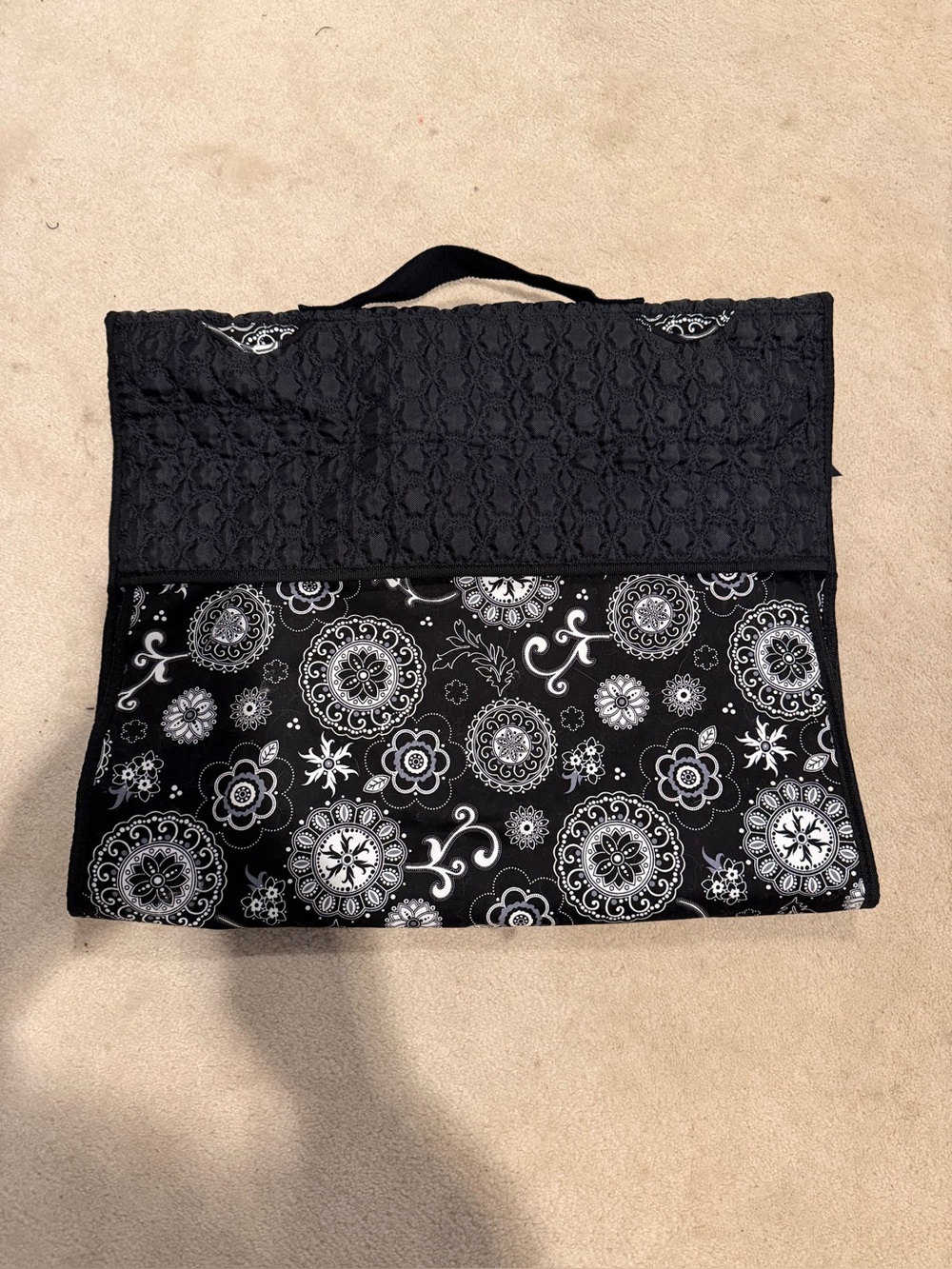Thirty One Brand Garment Bag Black and White Floral Quilted